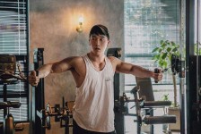 岑溪肌肉男模(肌肉男模板)