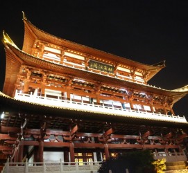 岑溪长沙旅游攻略(长沙旅游攻略景点必去长沙美食街)
