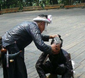 岑溪欲带老伴游遍中国(带着老伴去旅游)