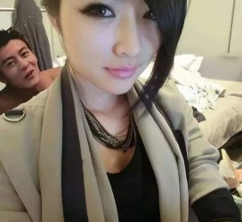 岑溪兼职模特到**多p在线旁观的简单介绍