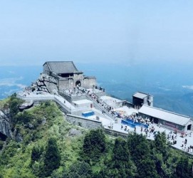 岑溪湖南旅游攻略(武汉到湖南旅游攻略)
