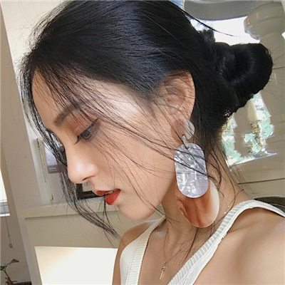 岑溪伴游女生张悦然的资料