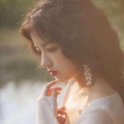 岑溪伴游女生雷花蕊的资料