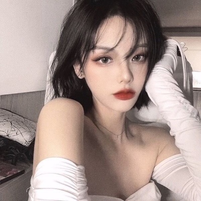 岑溪伴游女生李幻极的资料
