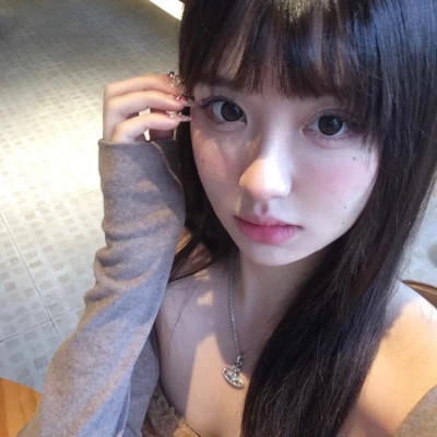 岑溪伴游女生车简丽的资料
