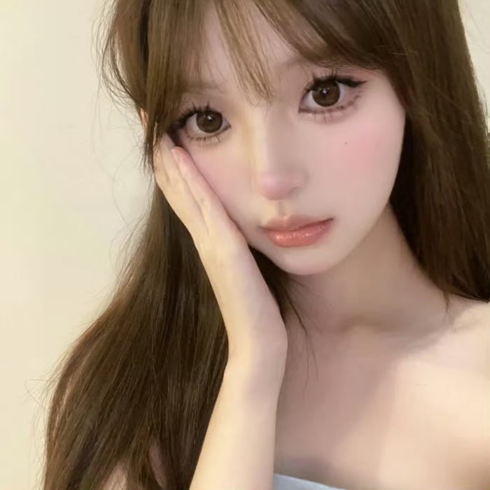 岑溪伴游女生星晚的资料