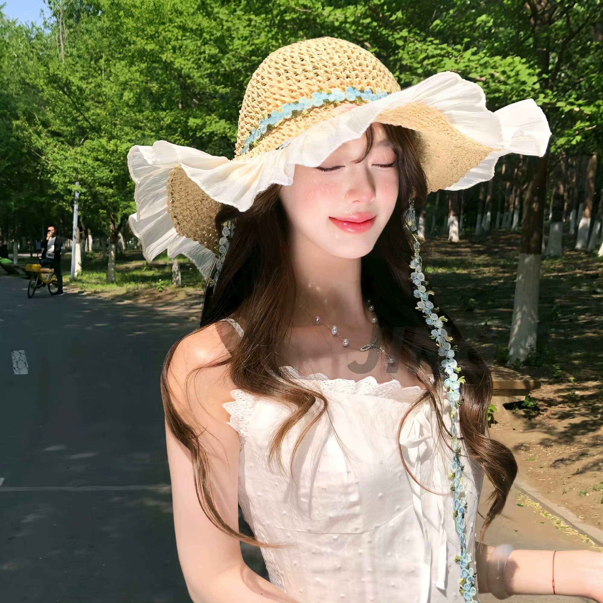 岑溪伴游女生许曼姿的资料