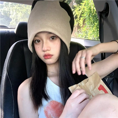 岑溪伴游女生乙傲薇的资料