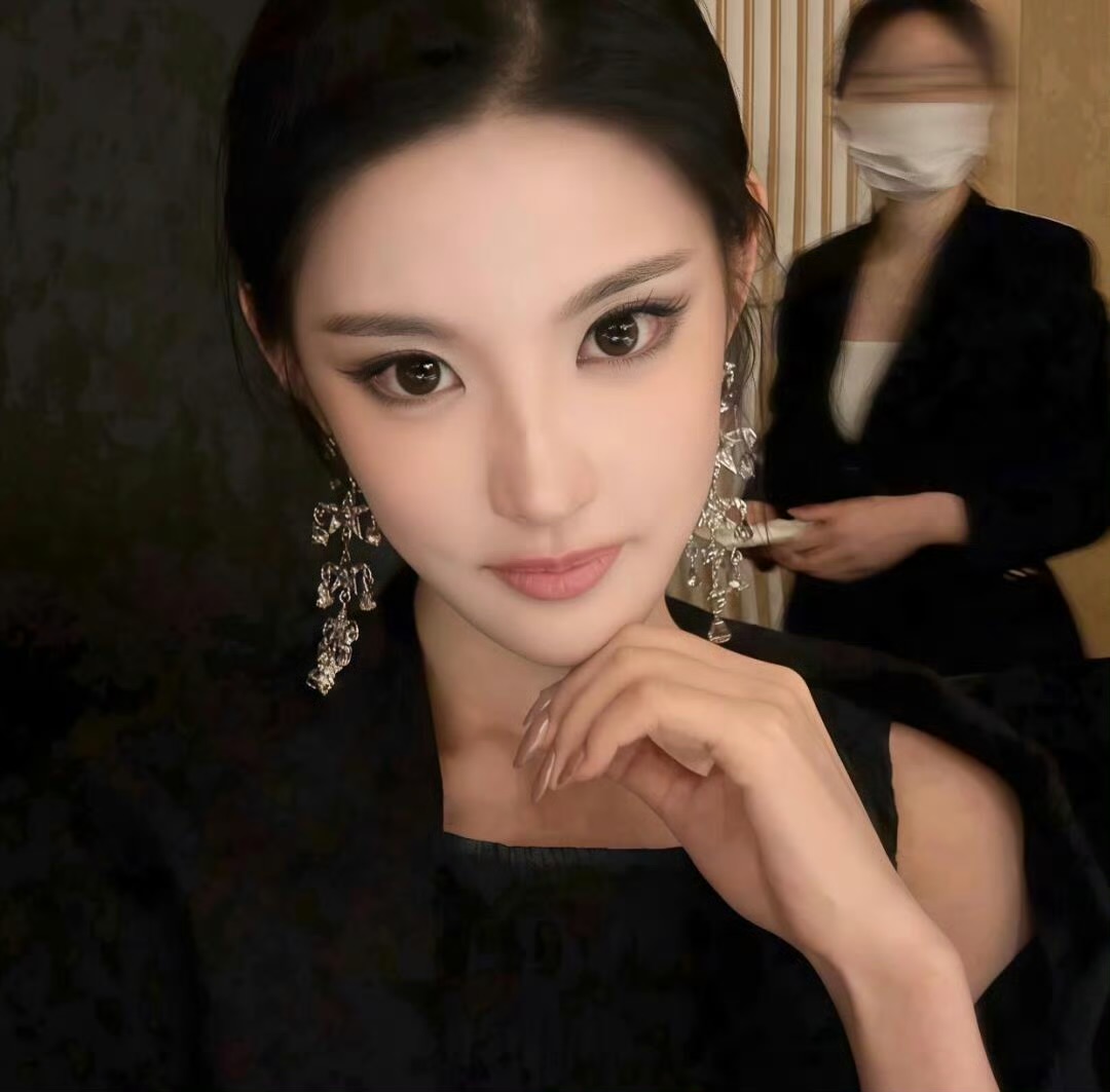 岑溪伴游女生 | Isabella Chen的资料